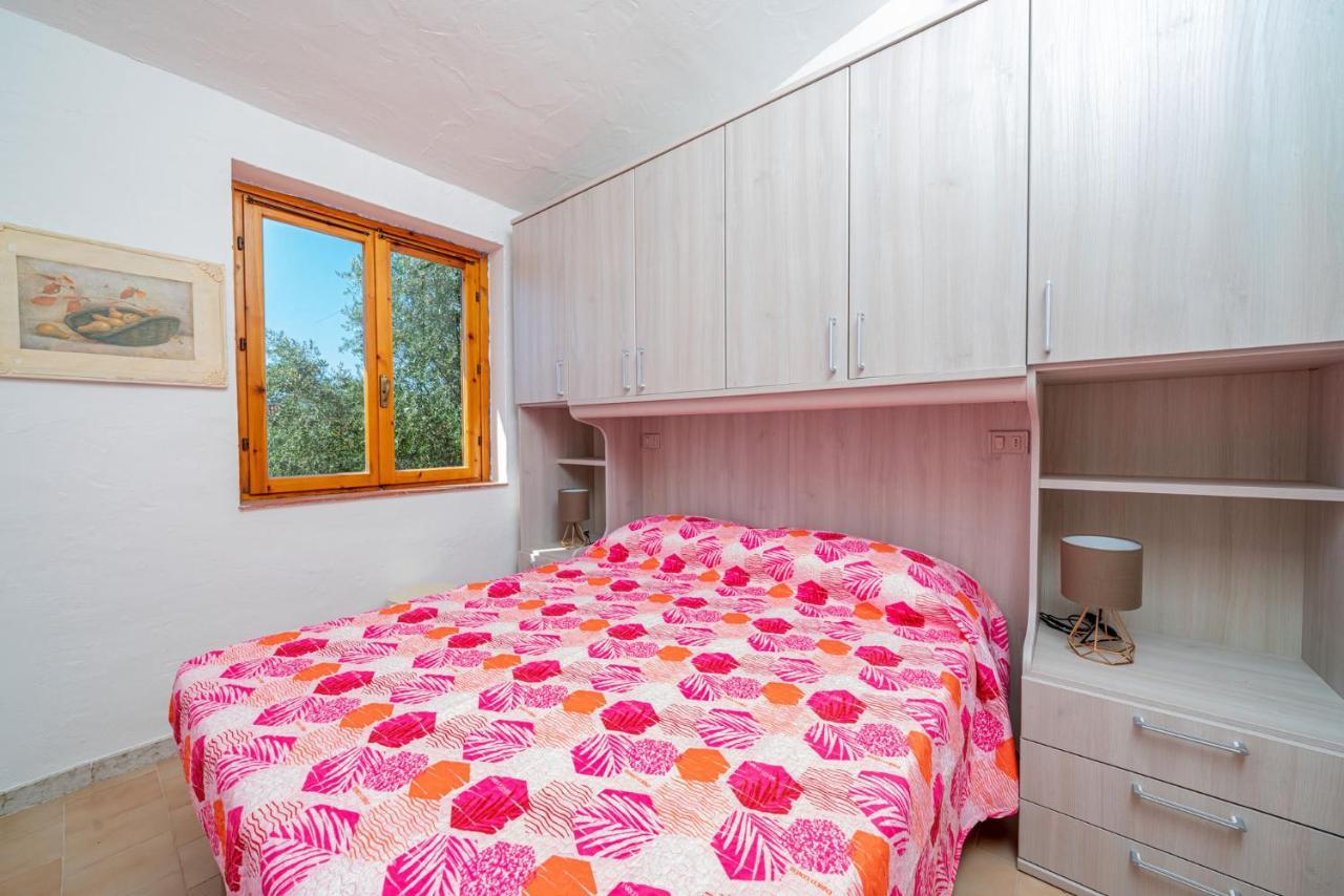 Appartamento Residenziale Trilocale 6 Posti Letto Via Oristano San Teodoro  Exterior foto