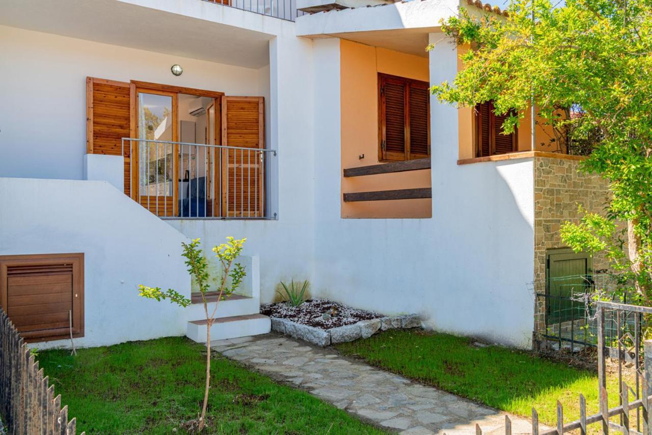 Appartamento Residenziale Trilocale 6 Posti Letto Via Oristano San Teodoro  Exterior foto