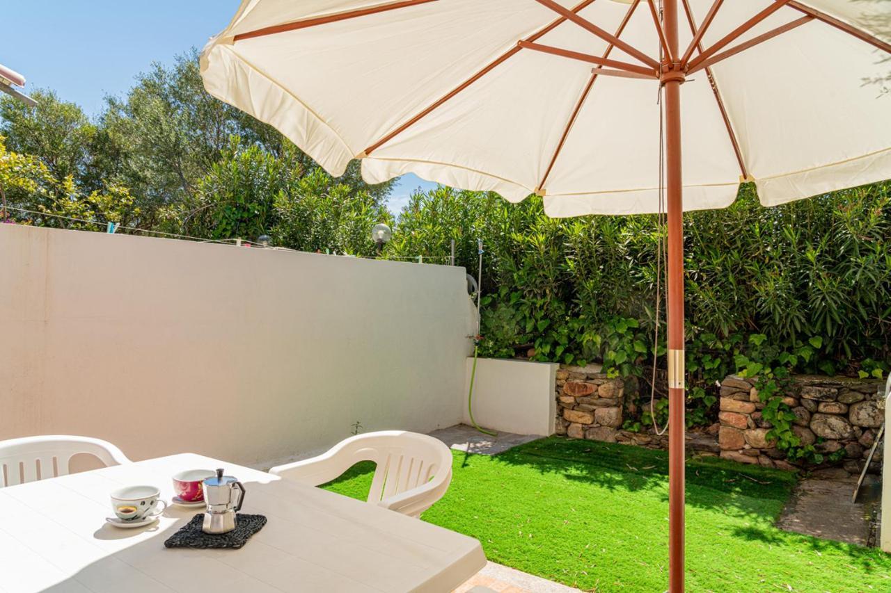 Appartamento Residenziale Trilocale 6 Posti Letto Via Oristano San Teodoro  Exterior foto