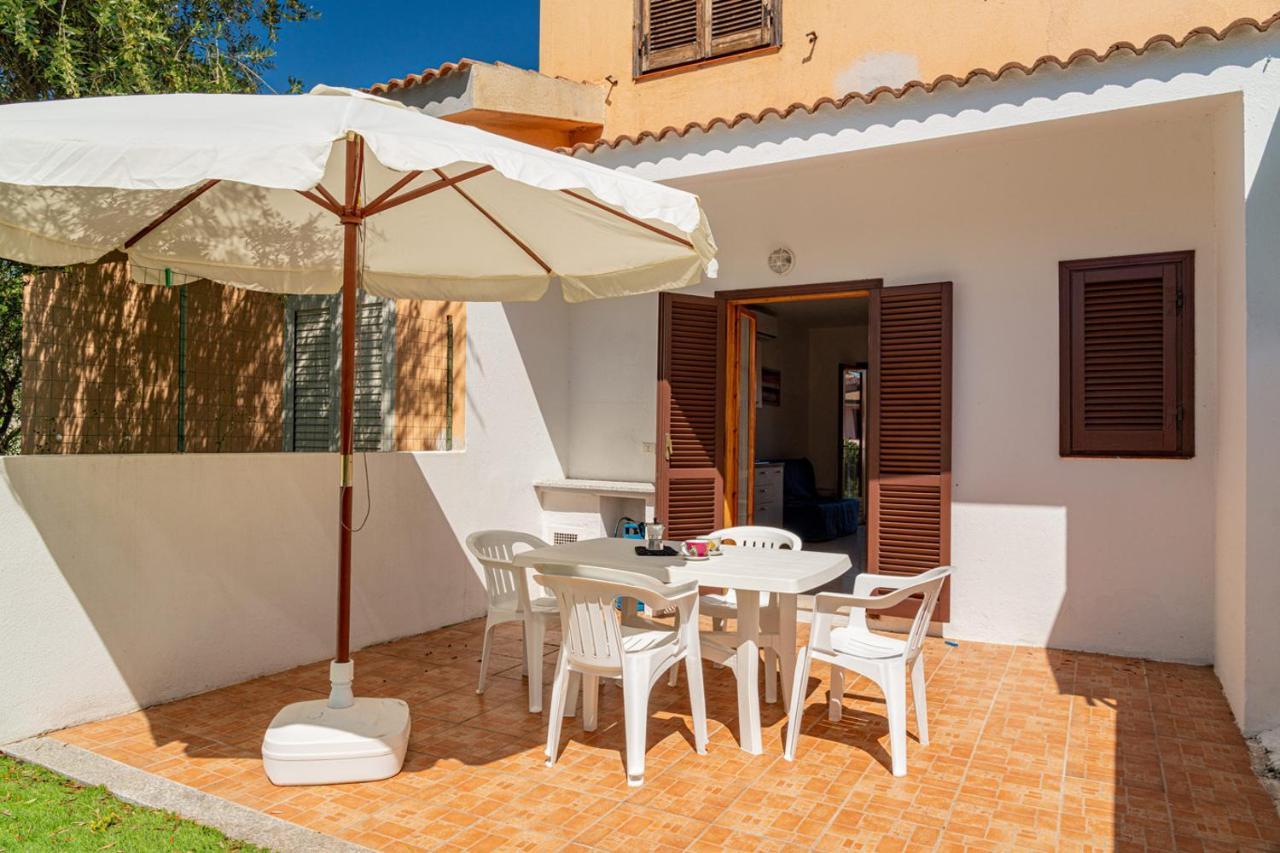 Appartamento Residenziale Trilocale 6 Posti Letto Via Oristano San Teodoro  Exterior foto